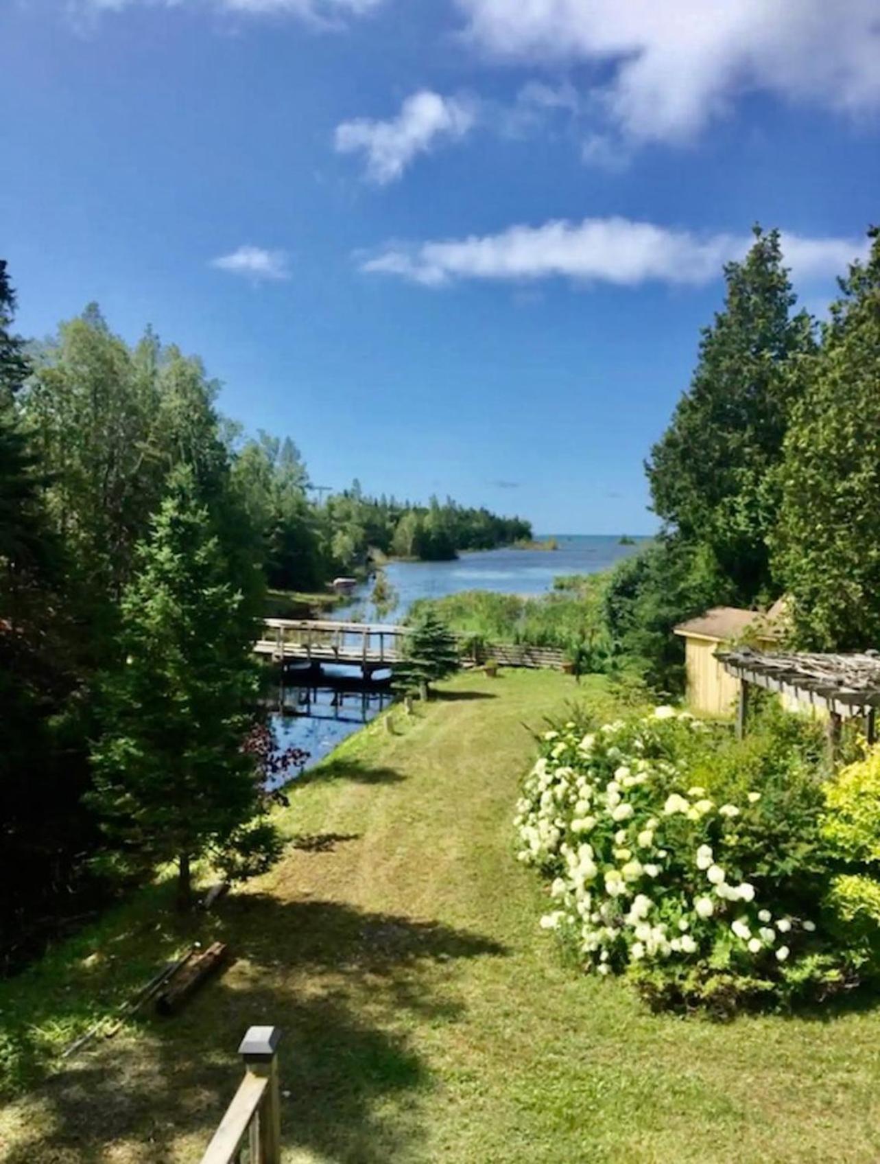Kayak Cove - Tobermoryヴィラ エクステリア 写真